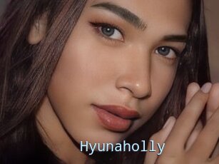 Hyunaholly