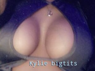 Kylie_bigtits