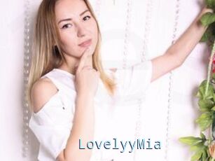 LovelyyMia