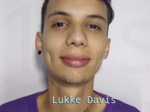 Lukke_Davis