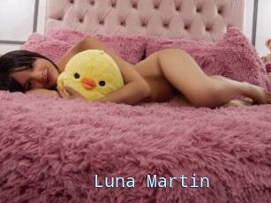 Luna_Martin