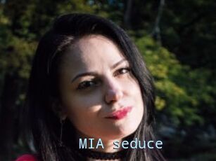 MIA_seduce