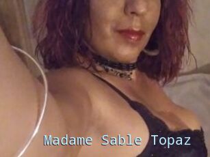 Madame_Sable_Topaz
