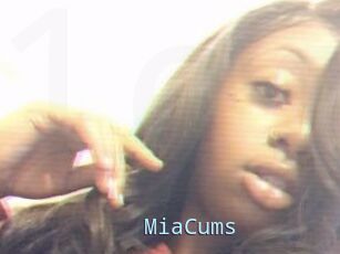 MiaCums