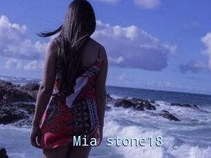 Mia_stone18